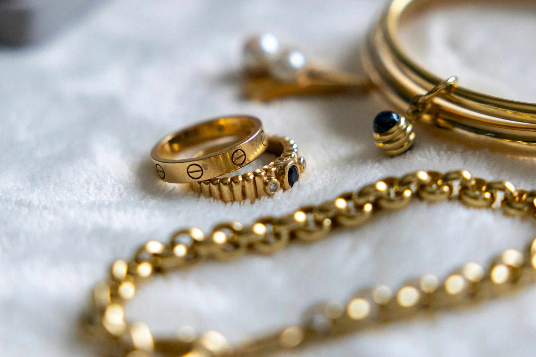 Gold Jewellery by Aurra Gems